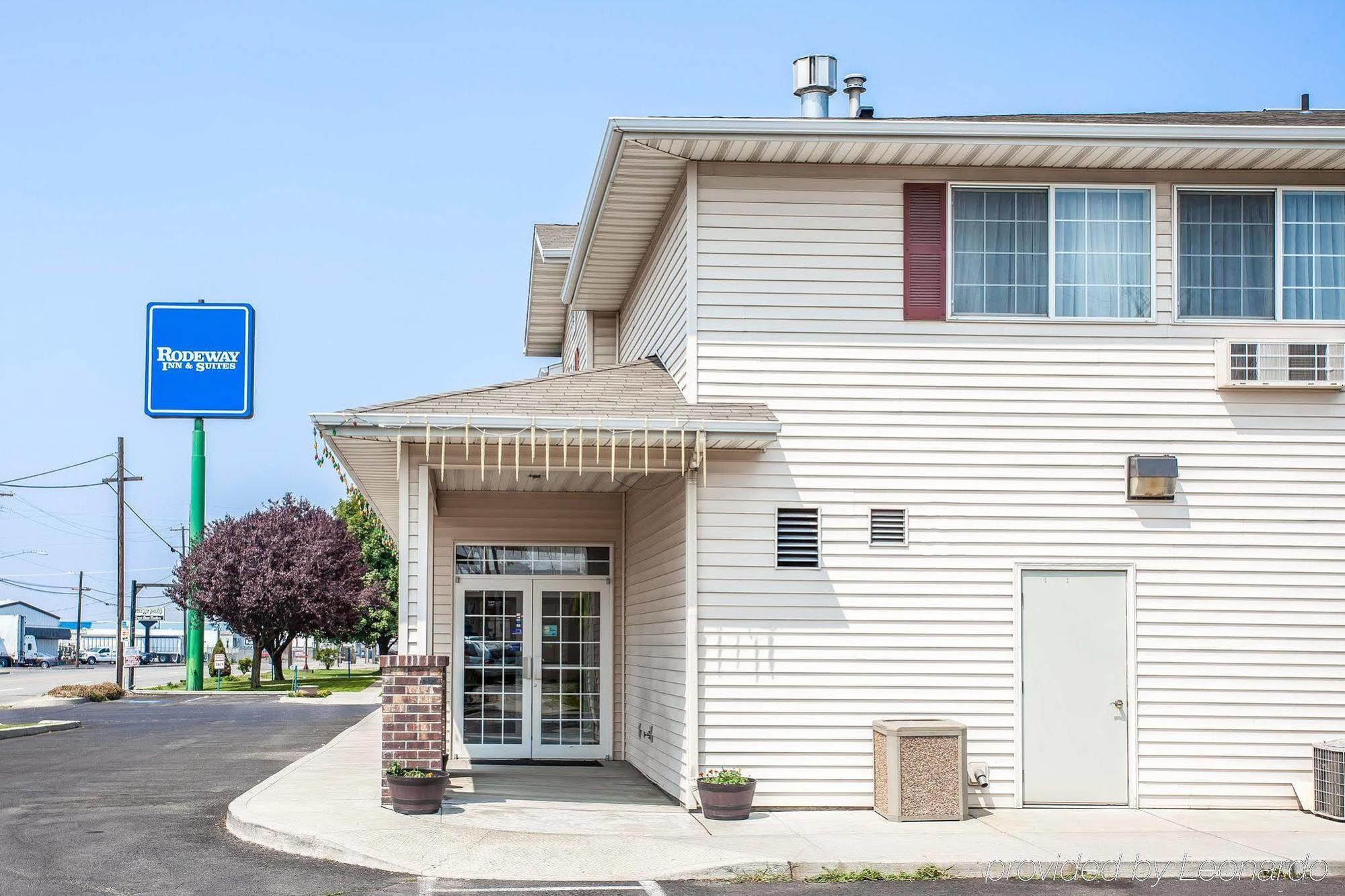 Rodeway Inn & Suites Spokane Exterior photo